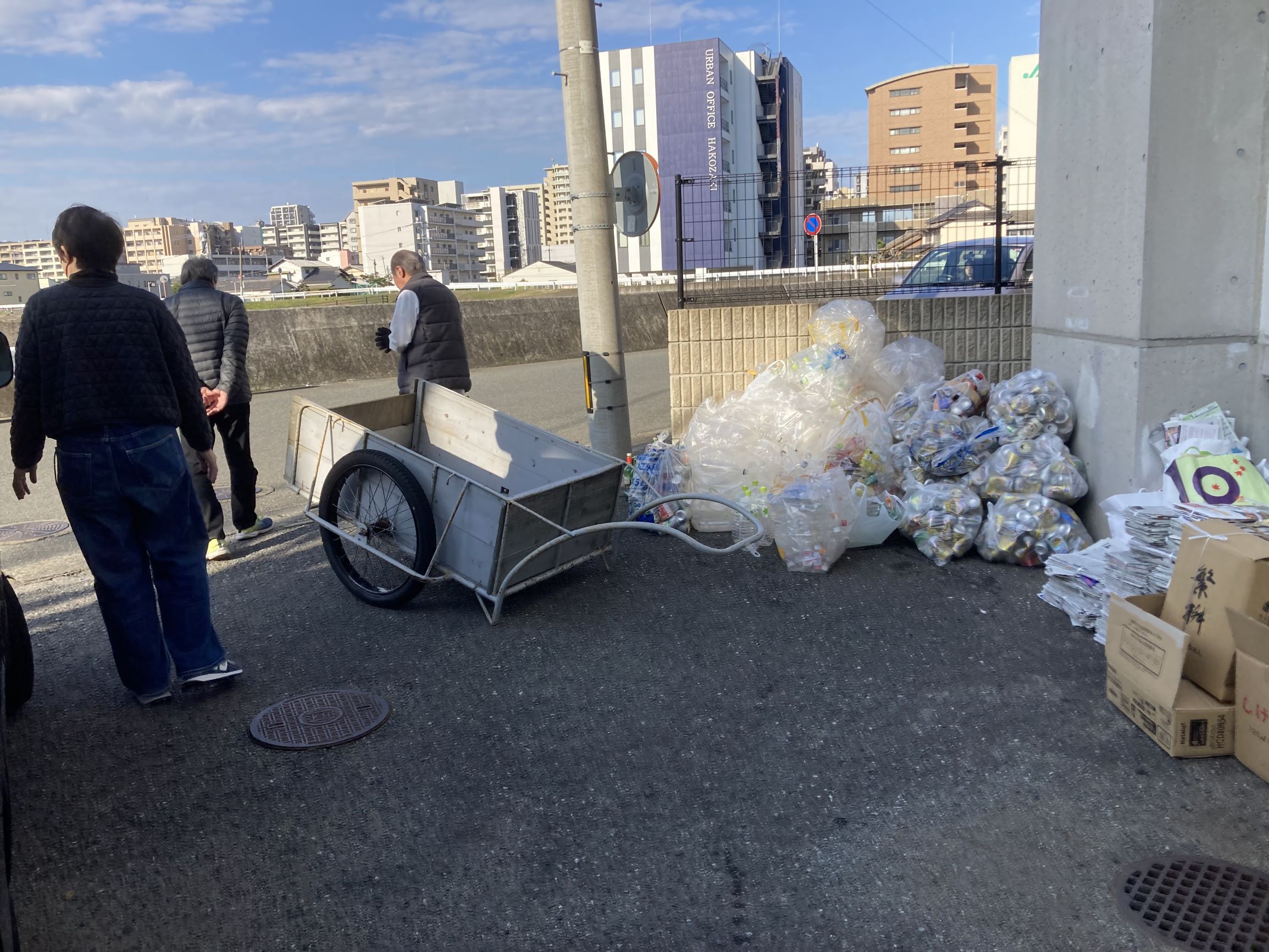 廃品回収参加及び集積場所提供の様子