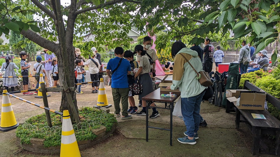 お祭りの様子の写真