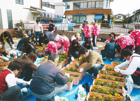 花いっぱい運動の様子の写真（その1）