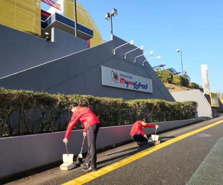 清掃活動を行っている写真