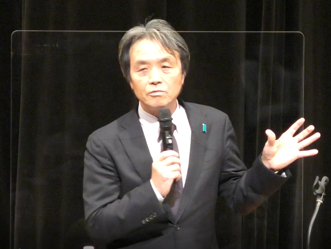 講師の蓮池薫さんの写真