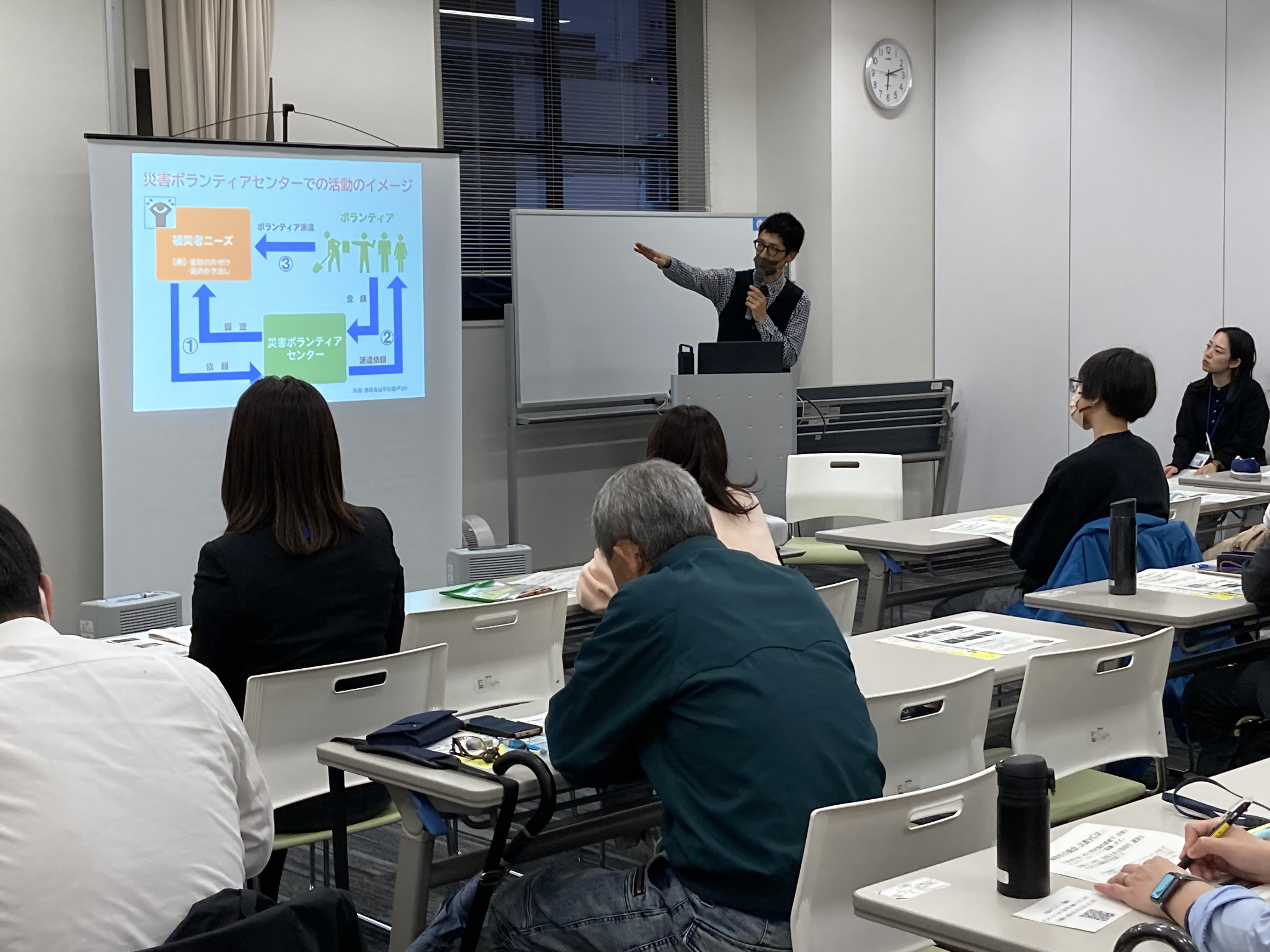 災害ボランティアセンターでの活動のイメージを説明している様子