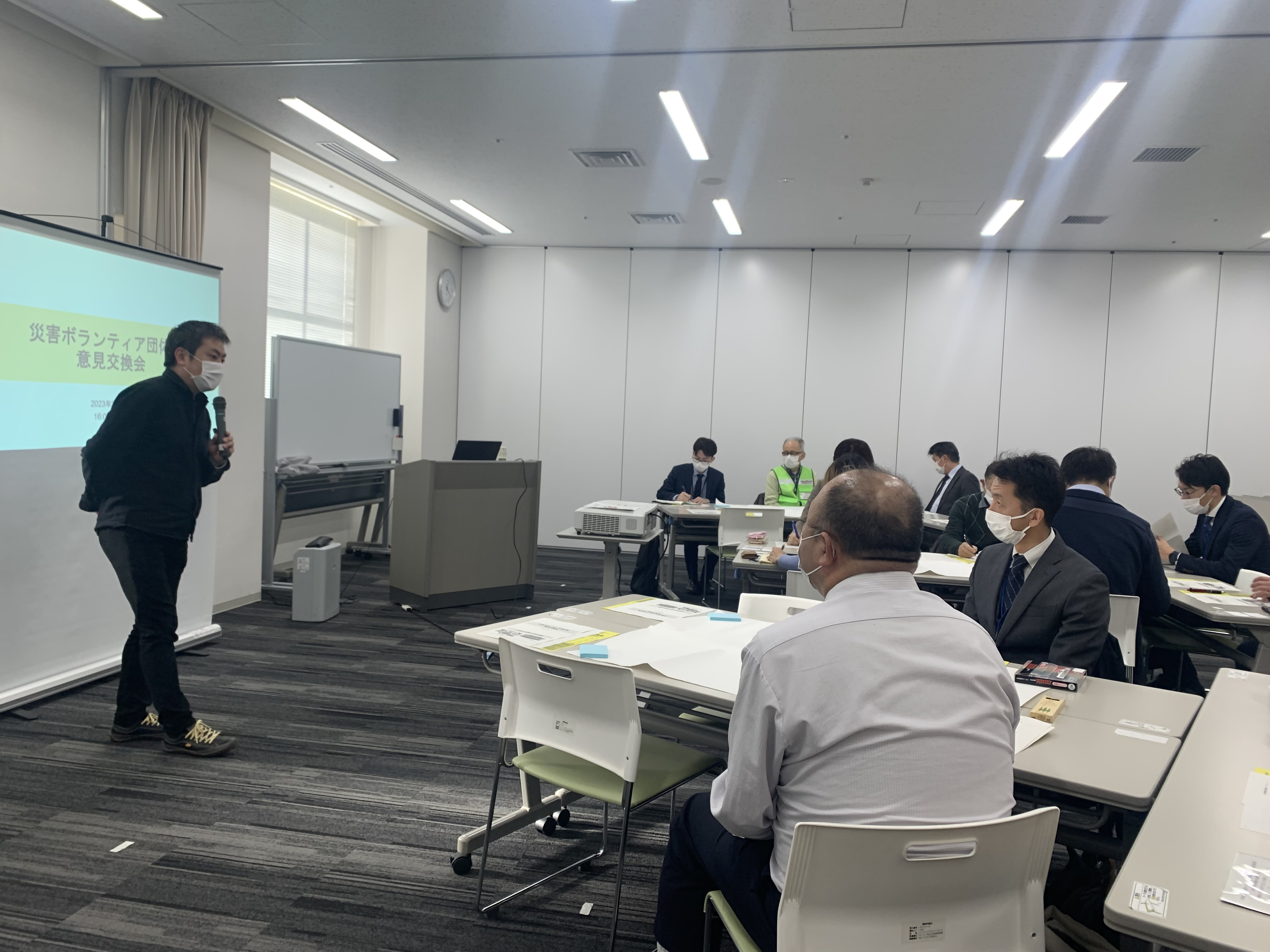 講話、情報提供の様子