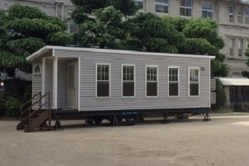 設置されたトレーラーハウス