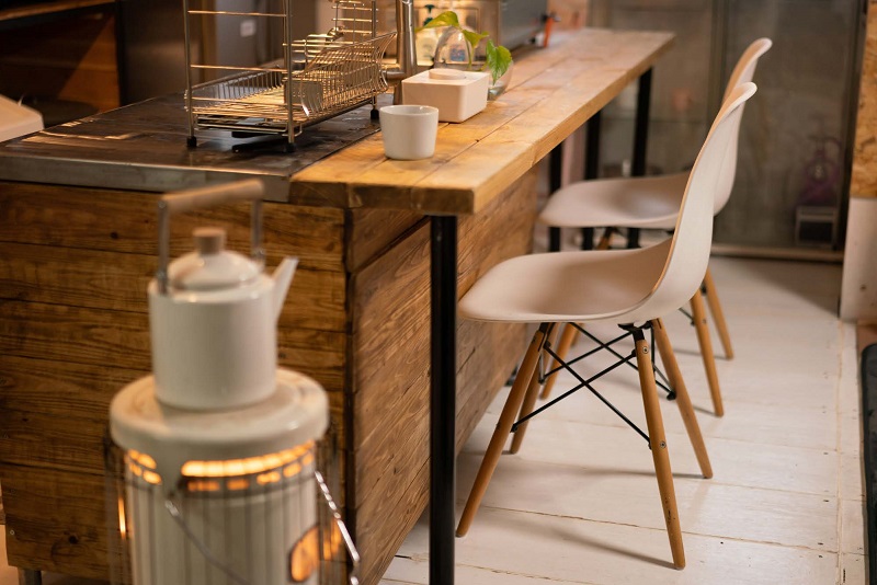 画像:2 階にある⻄さんのご⾃宅と、キッチンは共⽤