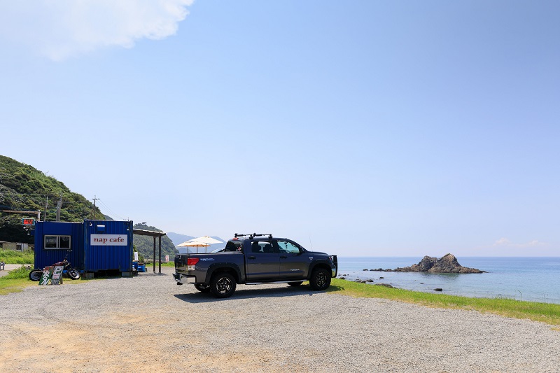 画像：ナップカフェ　店長　三嶋和仁