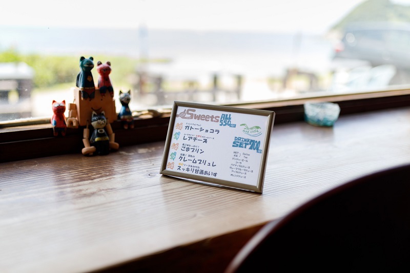 画像：カフェの風景