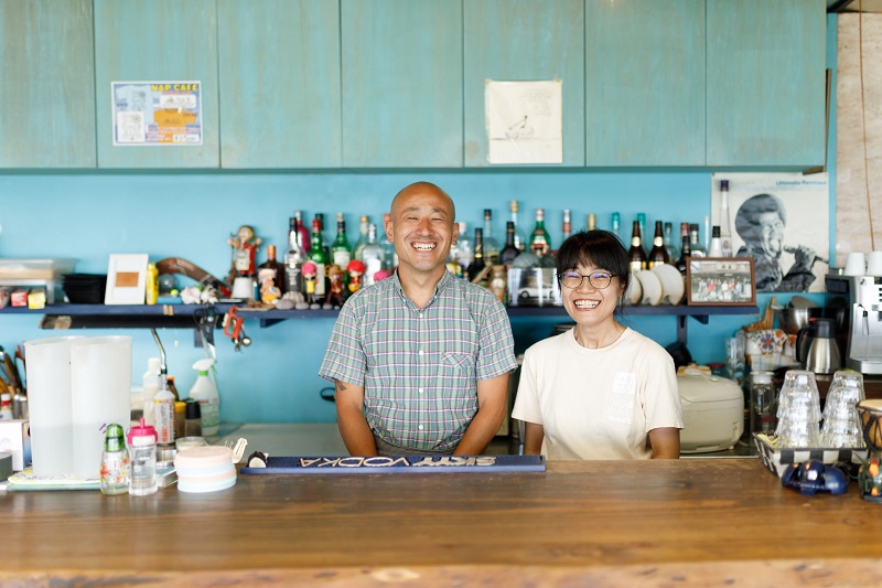 画像：ナップカフェ　店長　三嶋和仁