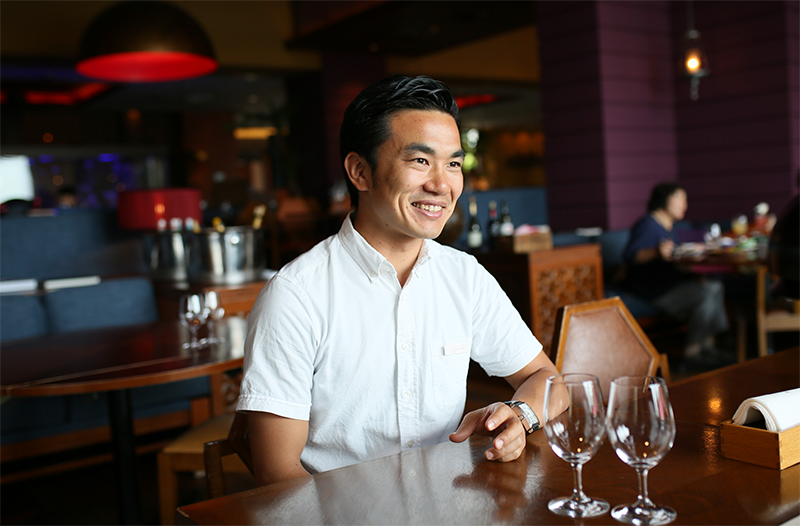 画像：魚留聡氏のインタビューの様子（１）