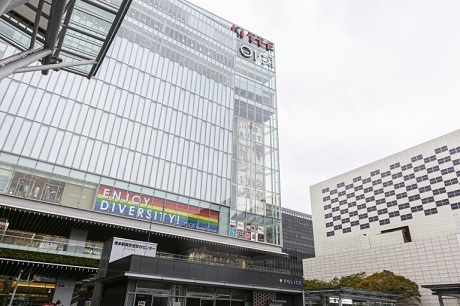 博多マルイの外観の写真